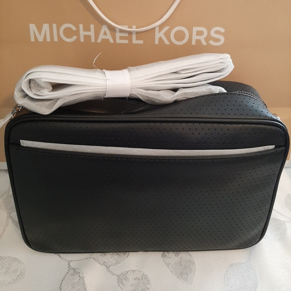 Michael Kors Hanover Crossbody - Picture 5 of 10